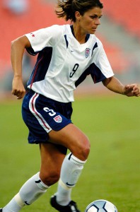 mia-hamm-football-players-soccer-photo-u3